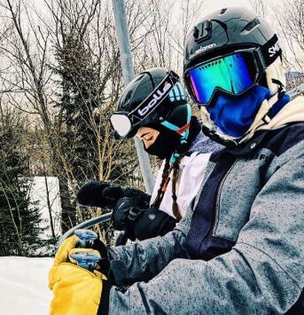 Isaac Kragten skiing